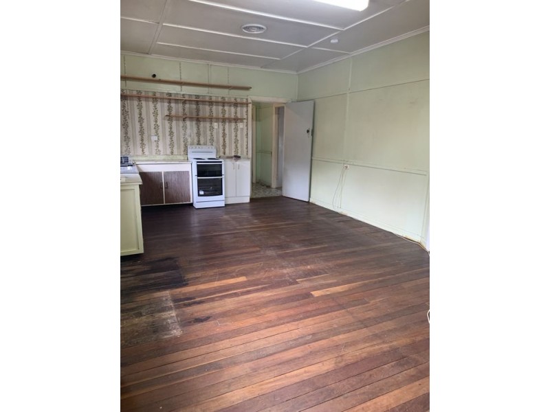 22 Queen Street, Caboolture South QLD 4510