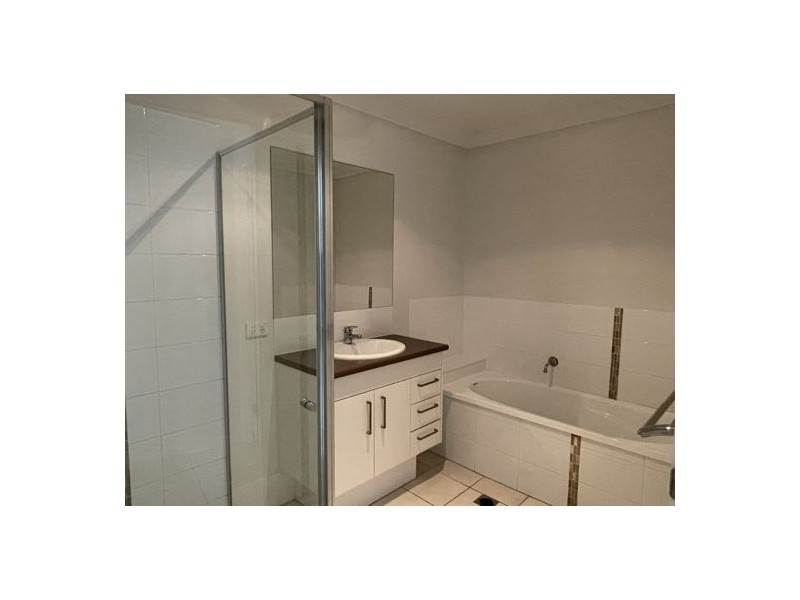 1 / 9 King John Drive, Caboolture QLD 4510