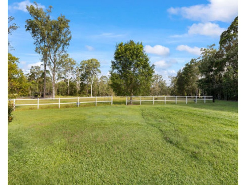 68 Kauri Ct, Woodford QLD 4514