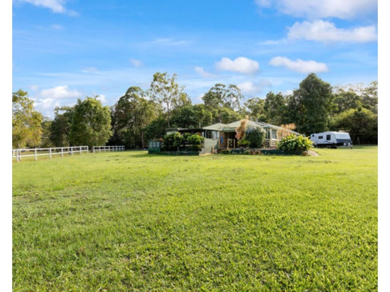 68 Kauri Ct, Woodford QLD 4514