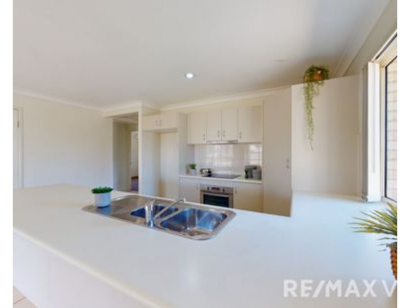 38 Renmark Crescent, Caboolture South QLD 4510