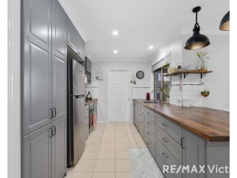 16 Sturt Street, Morayfield QLD 4506