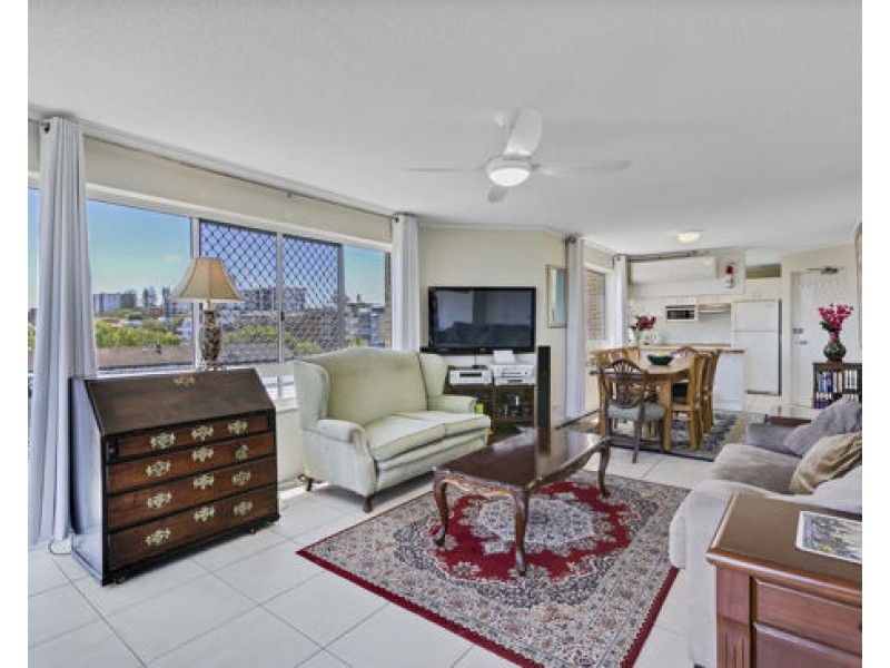 11/33 Burgess St, Kings Beach QLD 4551