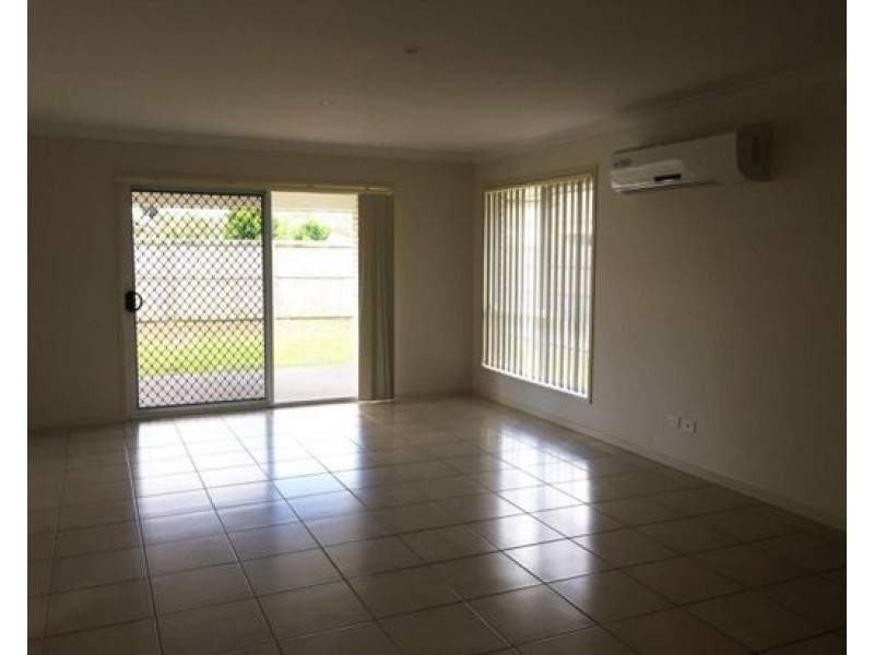 1 & 2/7 King John Drive, Caboolture QLD 4510