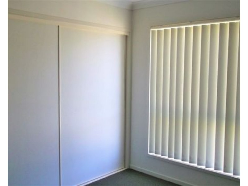 1 & 2/7 King John Drive, Caboolture QLD 4510