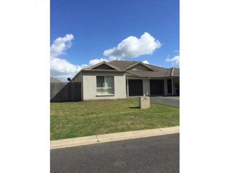 1 & 2/7 King John Drive, Caboolture QLD 4510