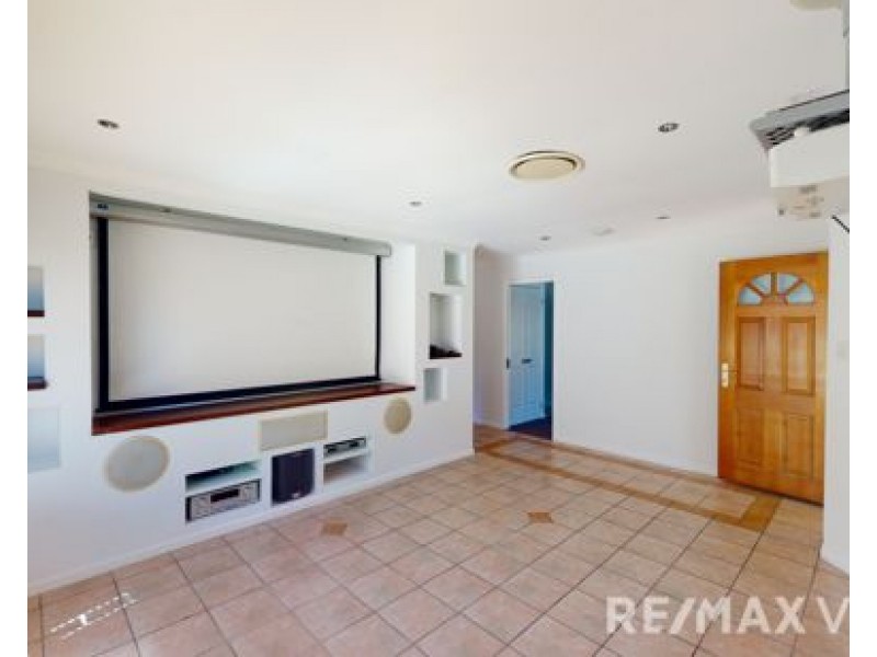 37 Cambridge Crescent, Fitzgibbon QLD 4018