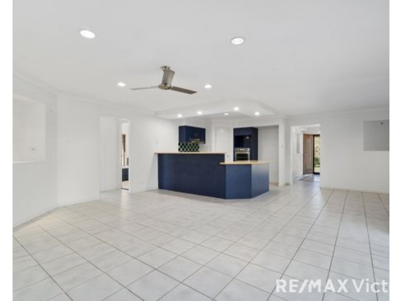 12 Avoca Esplanade, Sandstone Point QLD 4511