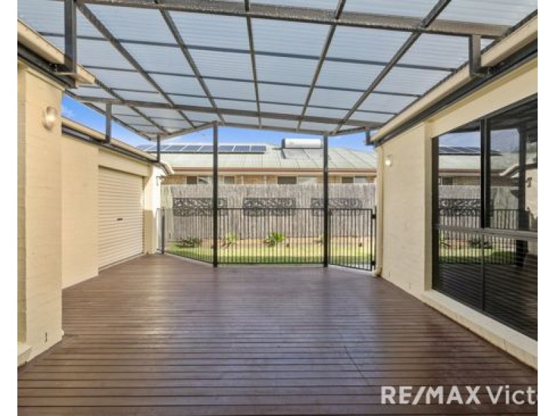 12 Avoca Esplanade, Sandstone Point QLD 4511