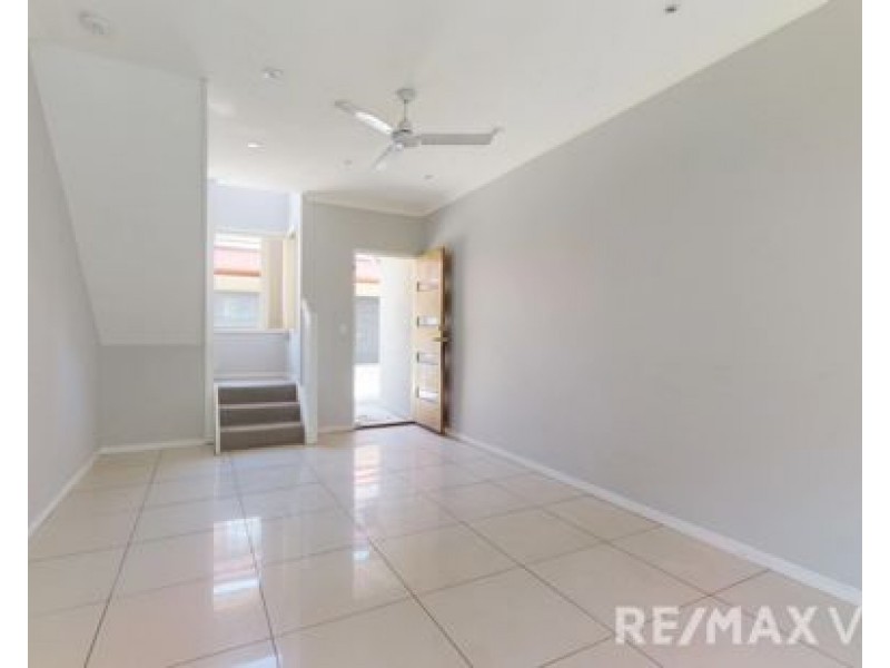 3/15 Lower King Street, Caboolture QLD 4510