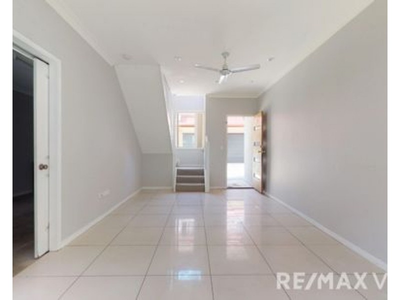 3/15 Lower King Street, Caboolture QLD 4510