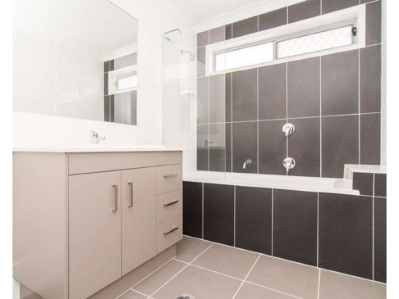 1 & 2/19 COOGERA COURT, Morayfield QLD 4506
