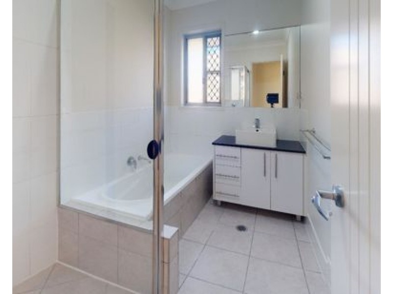 9 Feather Court, Morayfield QLD 4506