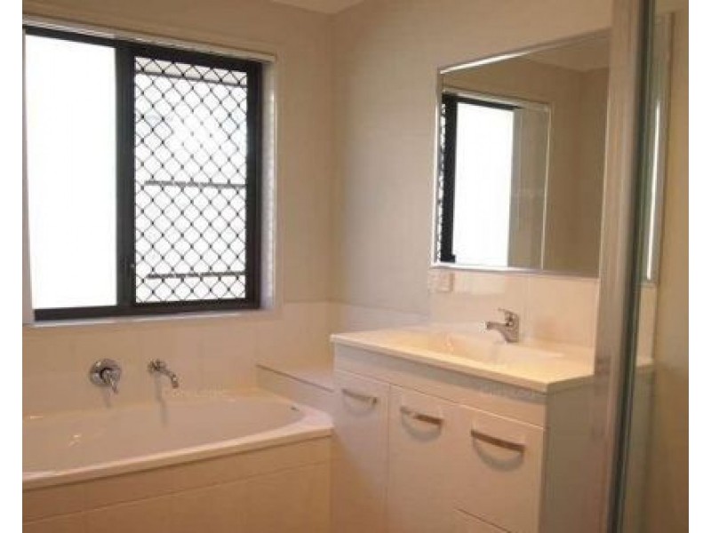 1/16 Lanita Chase, Morayfield QLD 4506