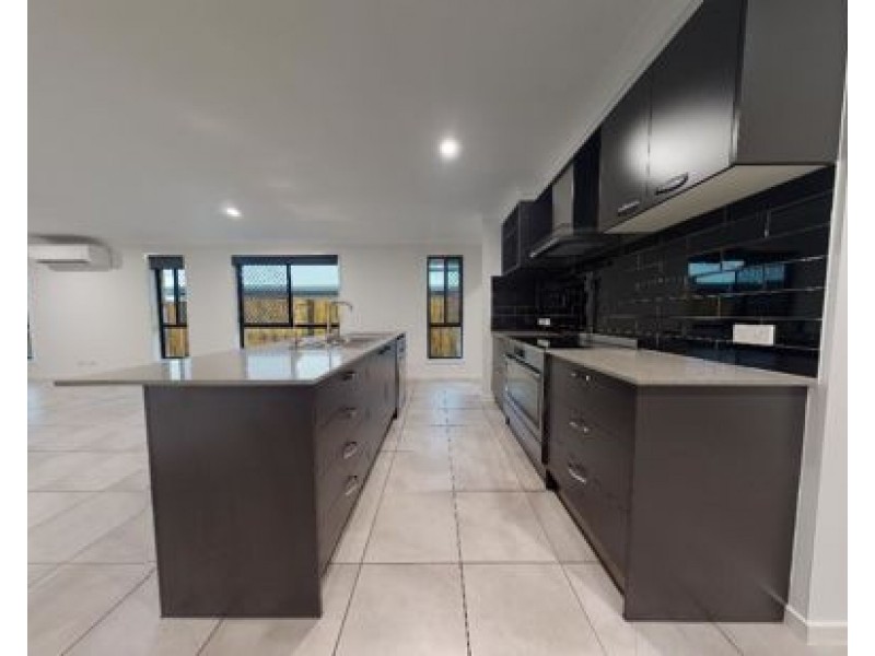 28 Broadwater Road, Morayfield QLD 4506