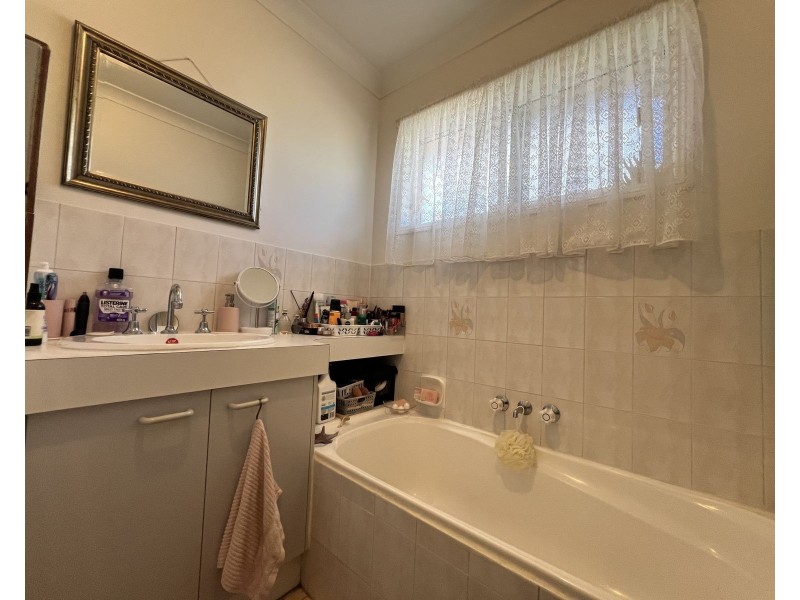 1/4 Lyndal Court, Morayfield QLD 4506