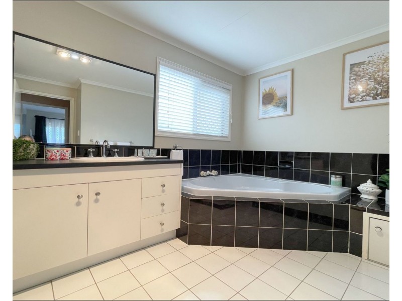 1-3 Vine Crescent, Elimbah QLD 4516