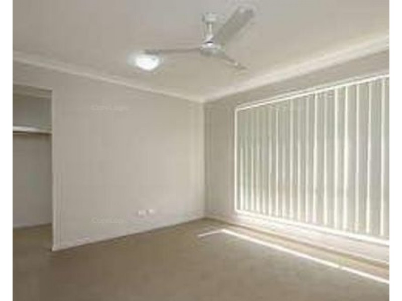 8 Cowen Terrace, North Lakes QLD 4509