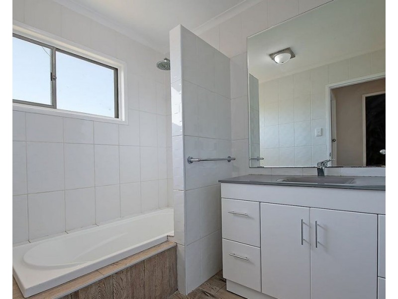 2 Bluegum Street, Kallangur QLD 4503