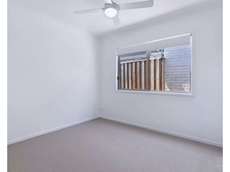 1 & 2/16 Proteus Street, Burpengary QLD 4505