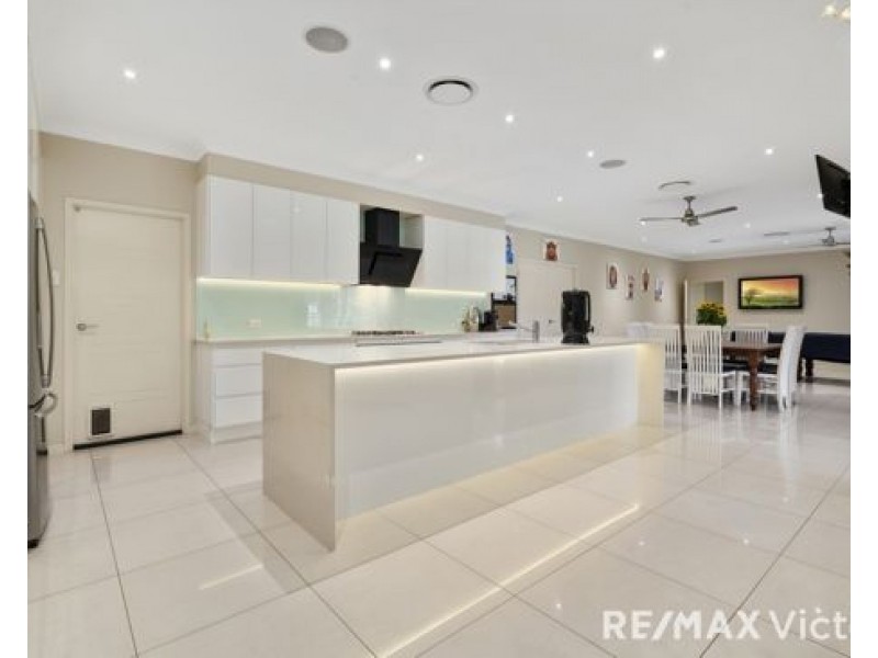 20 Hinchinbrook Court, Burpengary QLD 4505