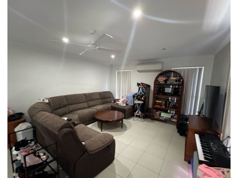 2/9 Nandina Court, Morayfield QLD 4506