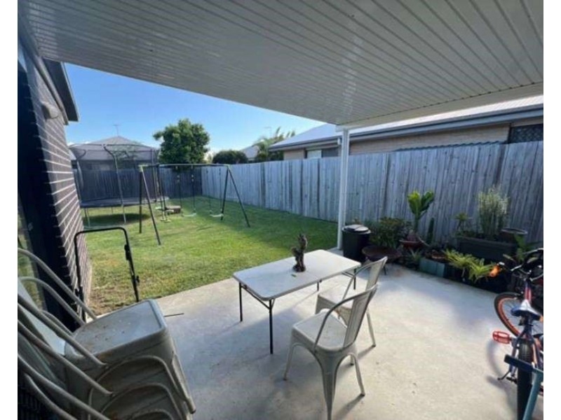 2/9 Nandina Court, Morayfield QLD 4506