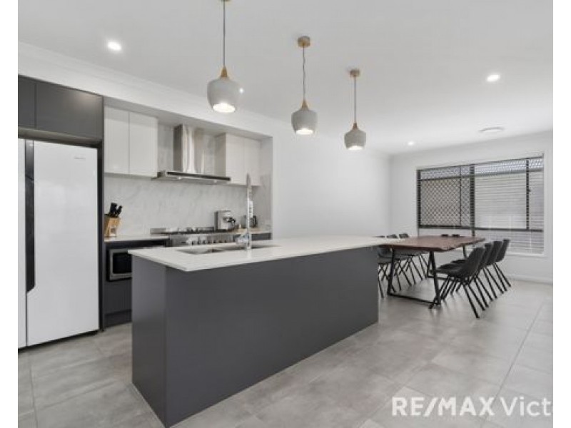 2 Ben Crescent, Caboolture South QLD 4510