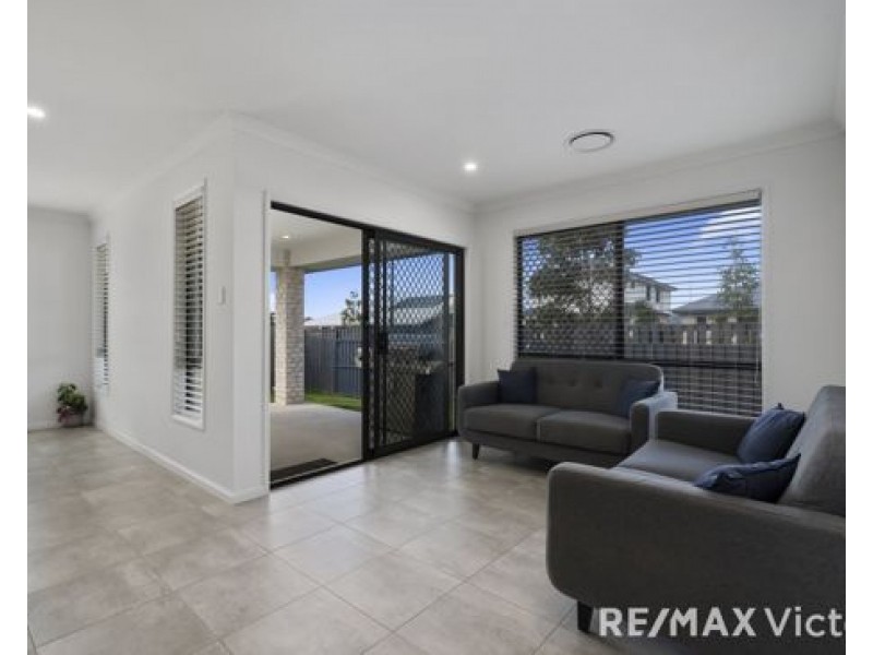 2 Ben Crescent, Caboolture South QLD 4510