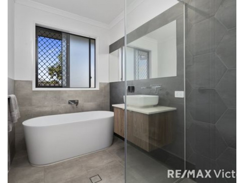 2 Ben Crescent, Caboolture South QLD 4510