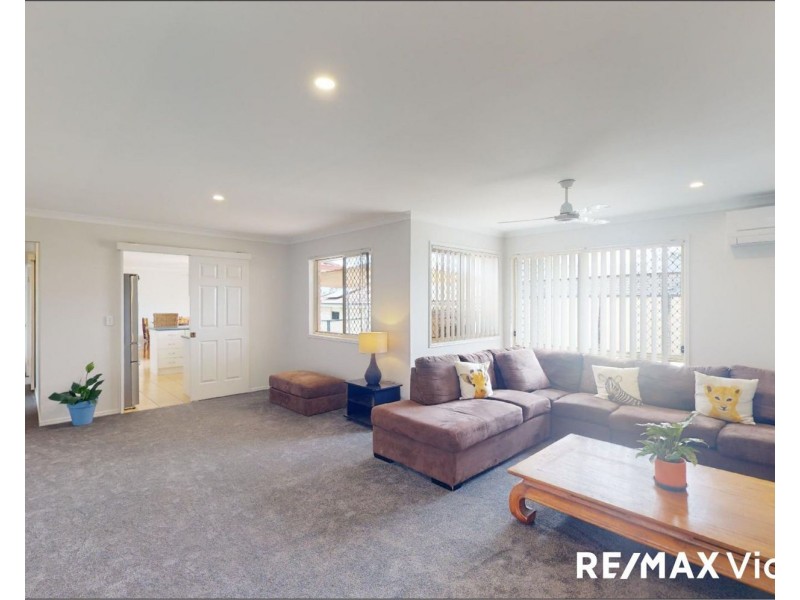 1 Hilltop Court, Morayfield QLD 4506