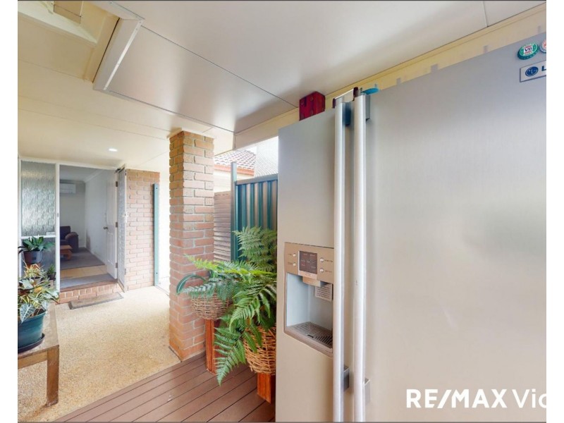 1 Hilltop Court, Morayfield QLD 4506