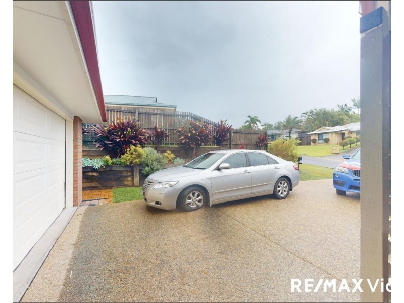 1 Hilltop Court, Morayfield QLD 4506