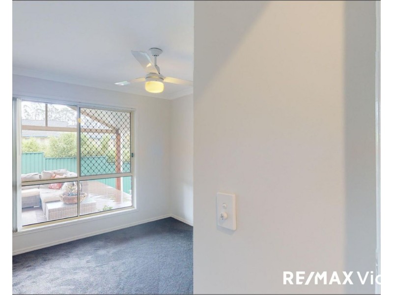 1 Hilltop Court, Morayfield QLD 4506