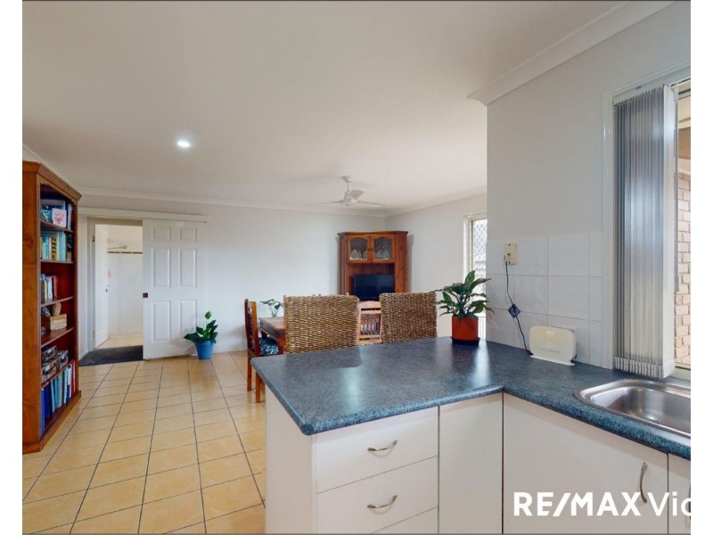 1 Hilltop Court, Morayfield QLD 4506