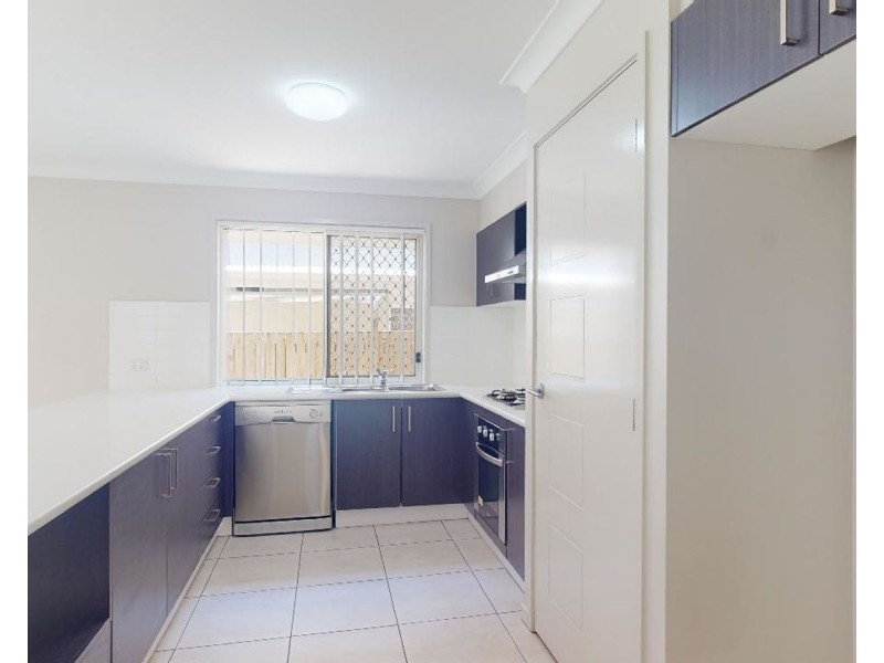 8 Cowen Terrace, North Lakes QLD 4509