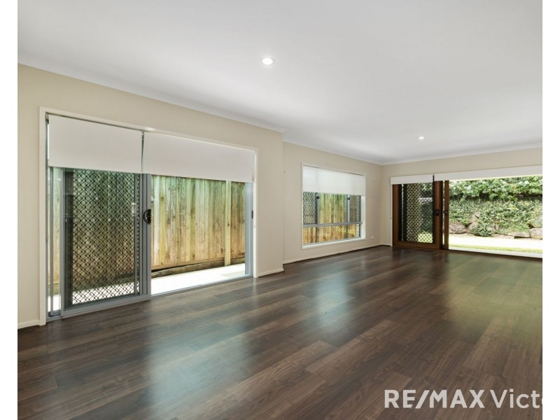 12 Cowen Terrace, North Lakes QLD 4509