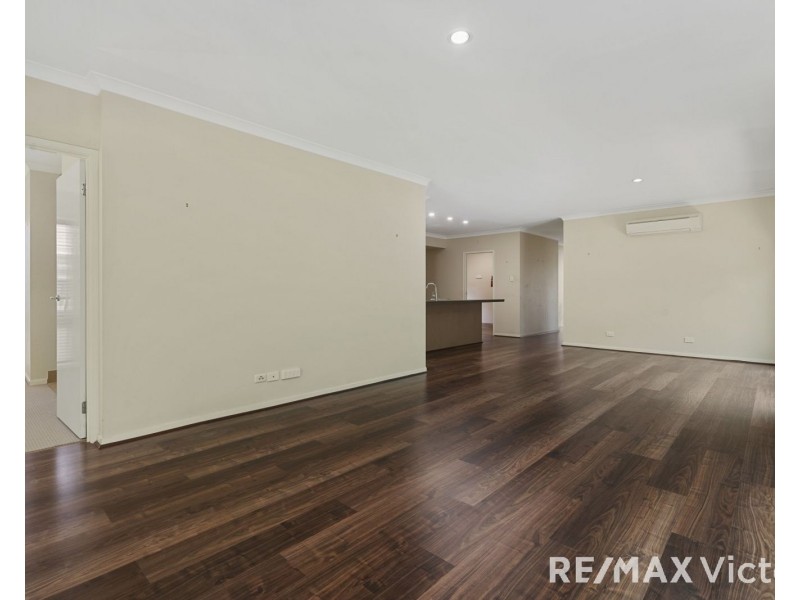12 Cowen Terrace, North Lakes QLD 4509