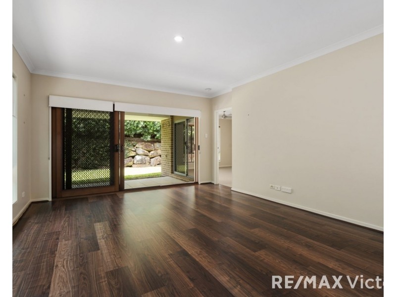 12 Cowen Terrace, North Lakes QLD 4509