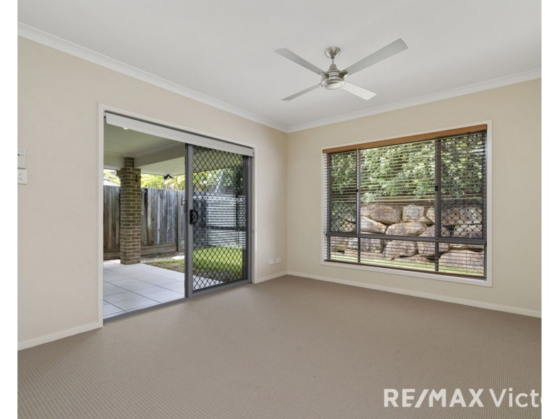 12 Cowen Terrace, North Lakes QLD 4509