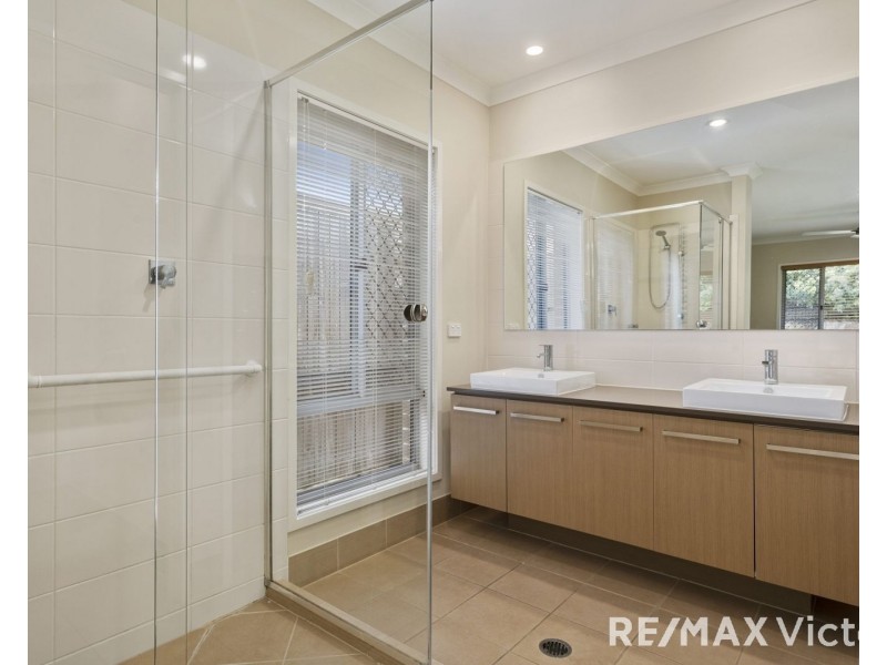 12 Cowen Terrace, North Lakes QLD 4509