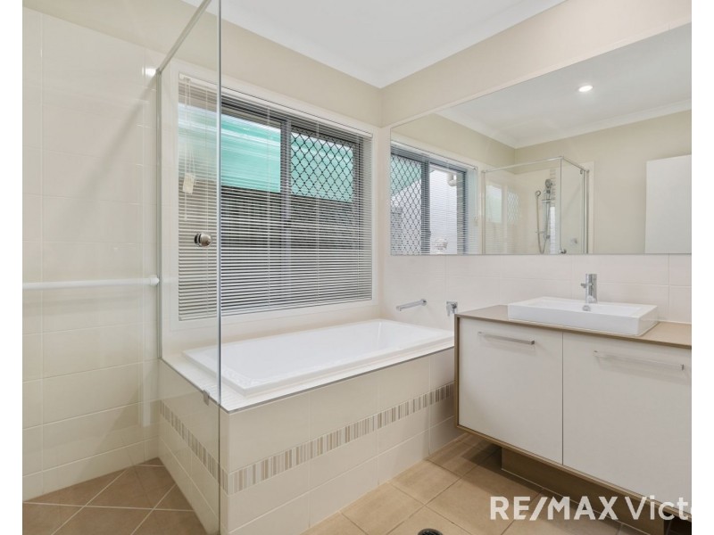 12 Cowen Terrace, North Lakes QLD 4509