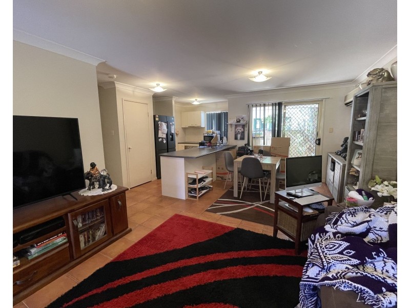 2/67 Lower King Street, Caboolture QLD 4510