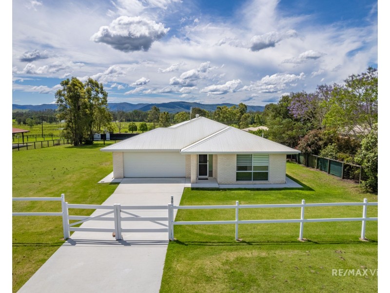 40-42 Sippel Drive, Woodford QLD 4514