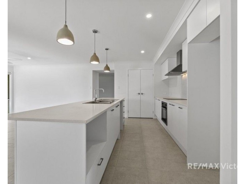 40-42 Sippel Drive, Woodford QLD 4514