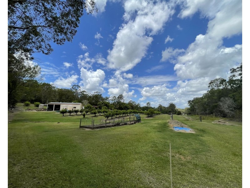 1 Hatchman Court, Elimbah QLD 4516