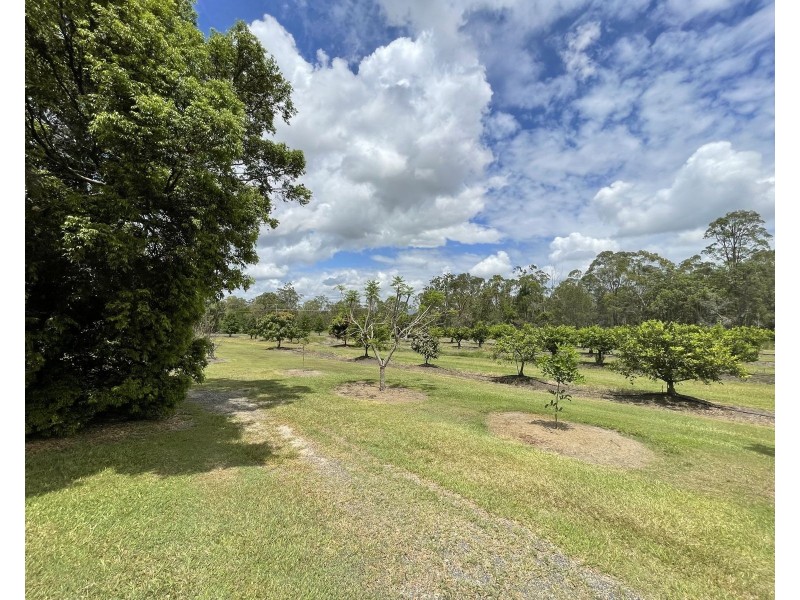 1 Hatchman Court, Elimbah QLD 4516