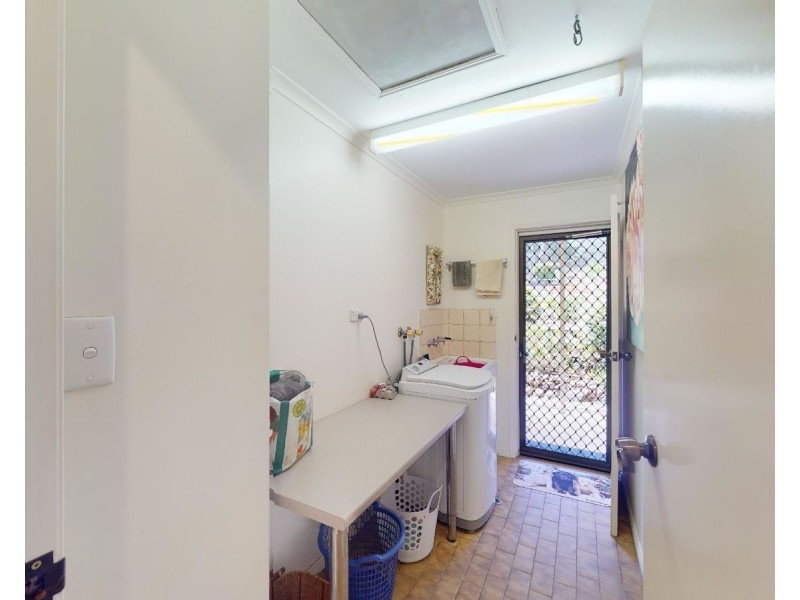 1 Hatchman Court, Elimbah QLD 4516