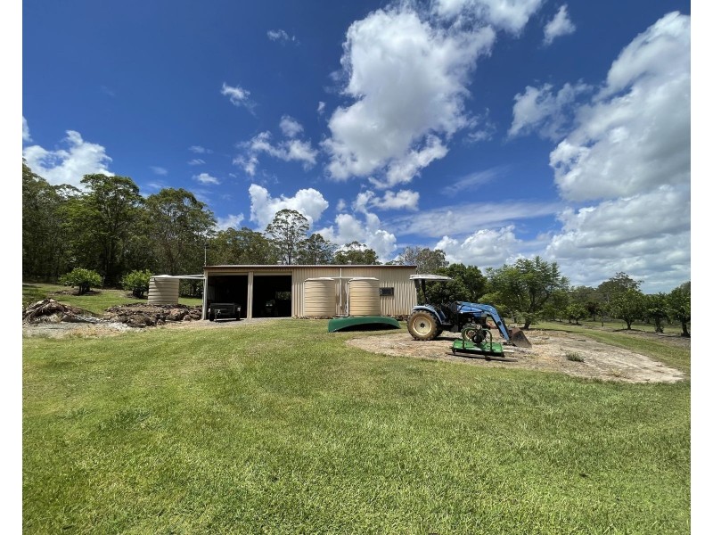 1 Hatchman Court, Elimbah QLD 4516