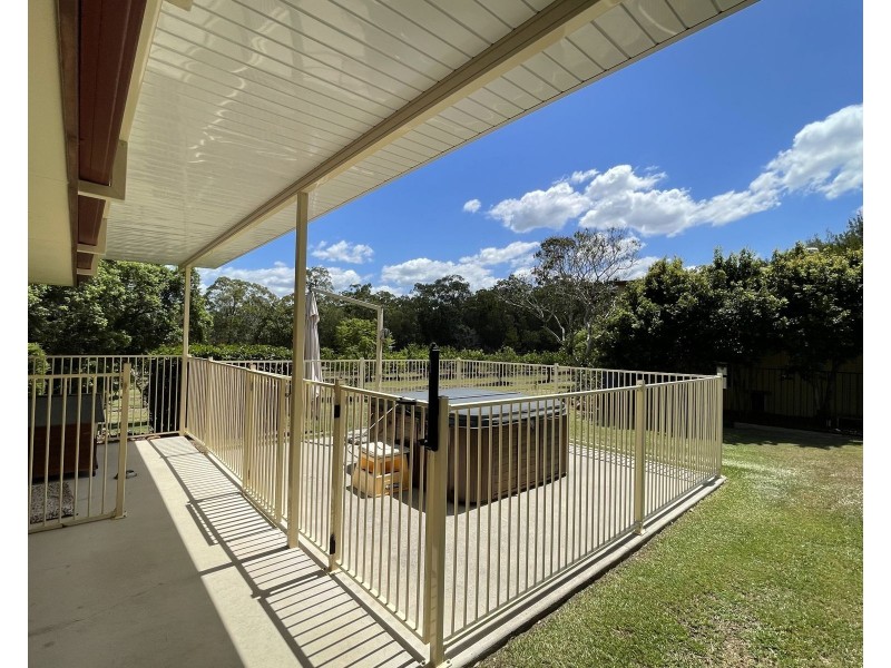 1 Hatchman Court, Elimbah QLD 4516